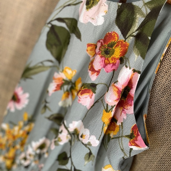 Worn once! womens IZ BYER sage green floral XS fit and flare work wear wedding - Picture 3 of 7